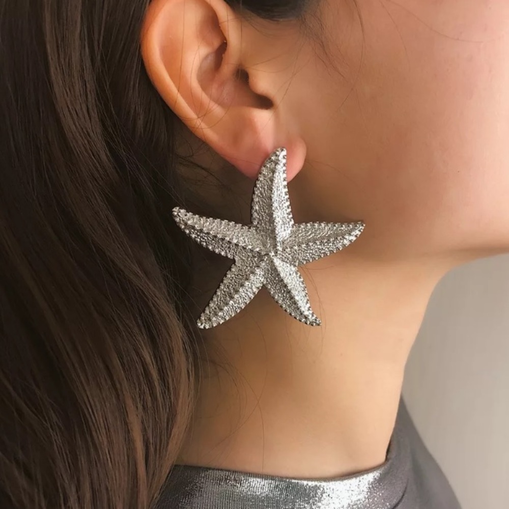 Silver starfish earrings!